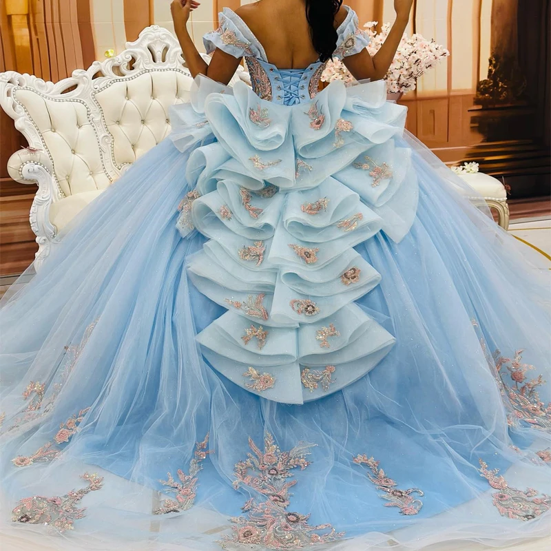 Dangus Mėlynas Quinceanera Suknelę Nuo Peties Šalies Promenadzie Suknelė Kamuolys Suknelė Gėlių Aplikacijos, Nėrinių Pakopų Mergina Saldus 16 Šalių Suknelė Liemenė
